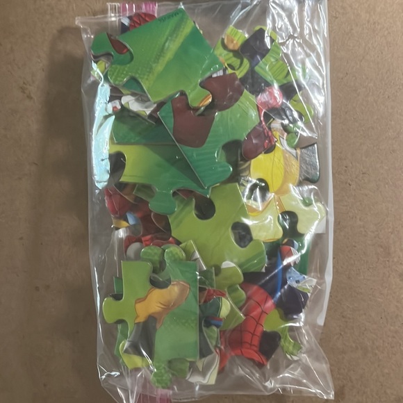 💟🧩 2 fun Spider-Man puzzles. 1 is 100 pieces. 1 is 48 pieces. Both are Complete. - Picture 6 of 11